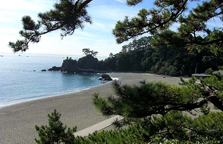 Katsurahama Beach